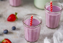 Marjasmuuti hapupiimaga