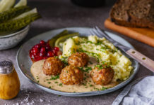 Vürtsikad veiselihapallid kooreses kastmes